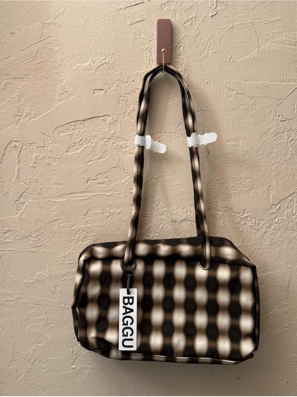 BAGGU Nylon Bowler Bag
Blurred Gingham Brown NEW WITH TAGS NWT - Picture 7 of 7